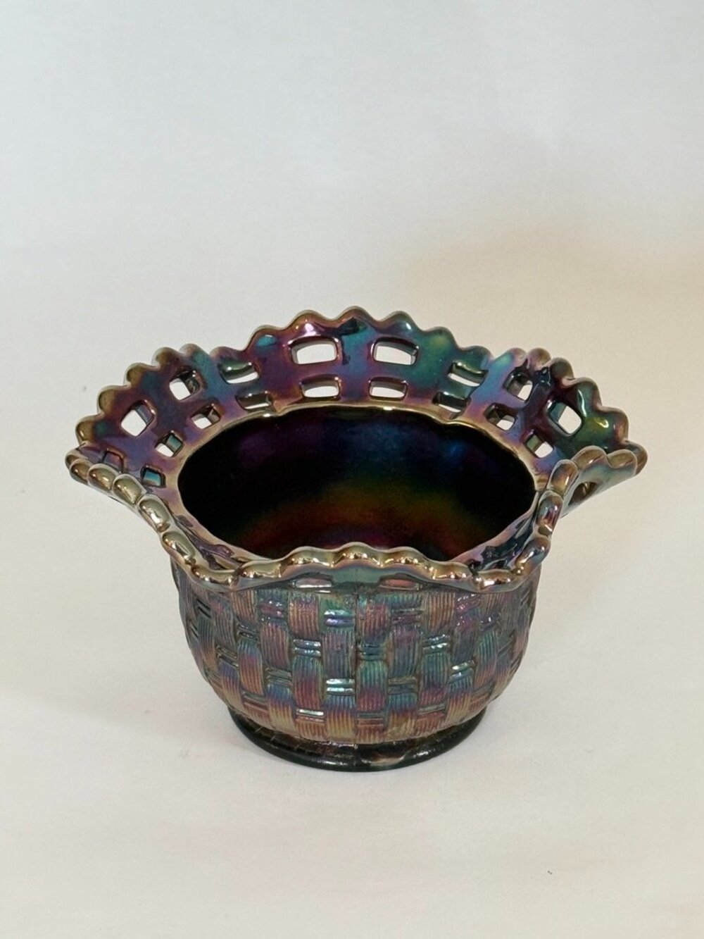 VINTAGE FENTON Amethyst Carnival Glass "Basket Weave" Bowl